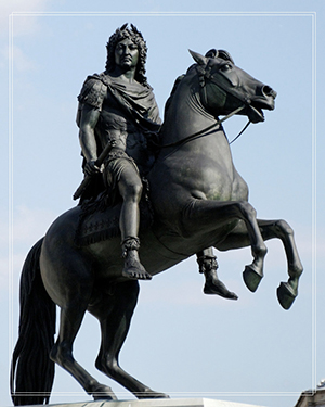 Louis XIV ride on a horse  bronze statue